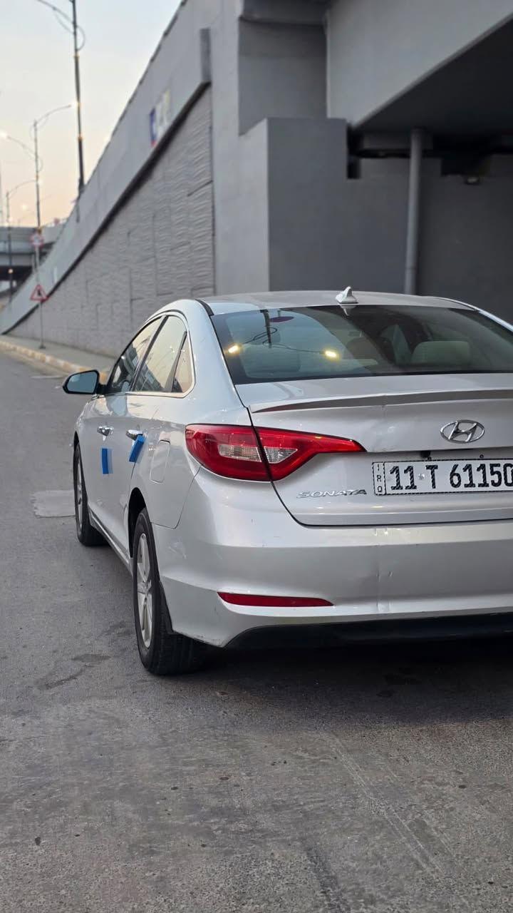 سلام عليكم سوناتا موديل 2015 وارد أمريكي بيها بابتين امبدل  والصبغ جاملغ خلفي بدون دواخل المحرك 2400 المواصفات شاشة كامرة خلفية تثبيت سرعة السيارة جاهزة من كير مكينة تبريد صدر العنوان : بغداد الحرية البستان للاستفسار الاتصال على الرقم التالي *********** يوجد واتساب

