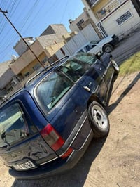 اوبل اوميكا بزون 1998  السعر 46 وبيها مجال  مكينه وكير بطه انسه العطل ...