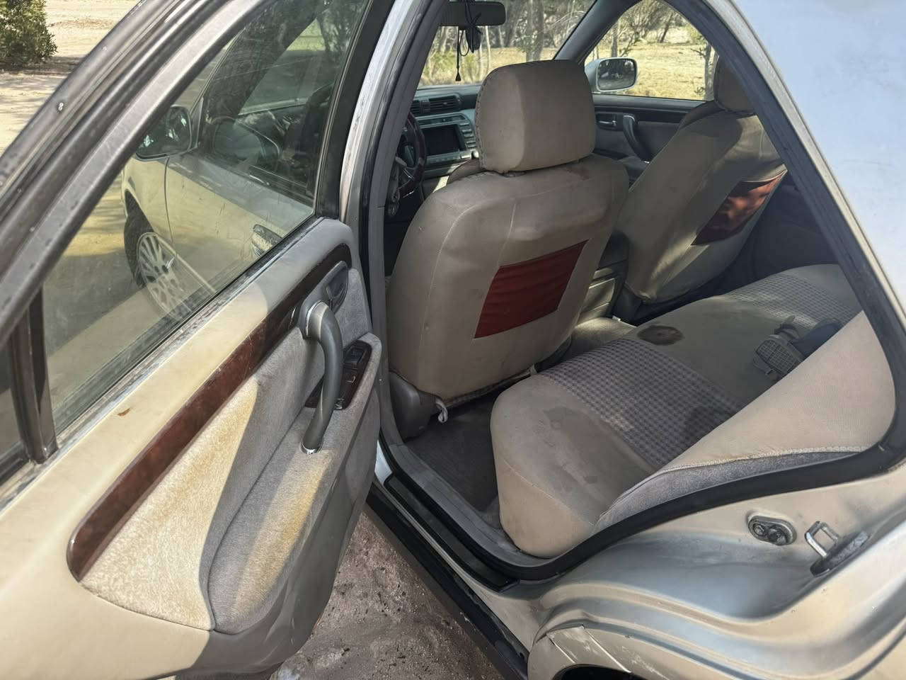 سياره ملكه أدوات كصه قماره 
دكمتين 
محرك دي فور كبير 
مكان بصره
سعره 55 ورقه بيه مجال قليل
تواصل الوتساب فقط 
***********
