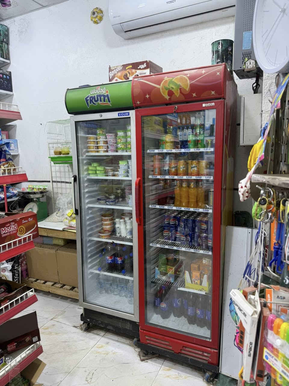 متاح محل اسواق كامل للبيع
برادات 
رفوف
سفينة
فاترينات


**إذا كنت صاحب هذا الإعلان وتريد حذفه لأي سبب، رجاءا أرسل رسالة إلى الدعم الفني**