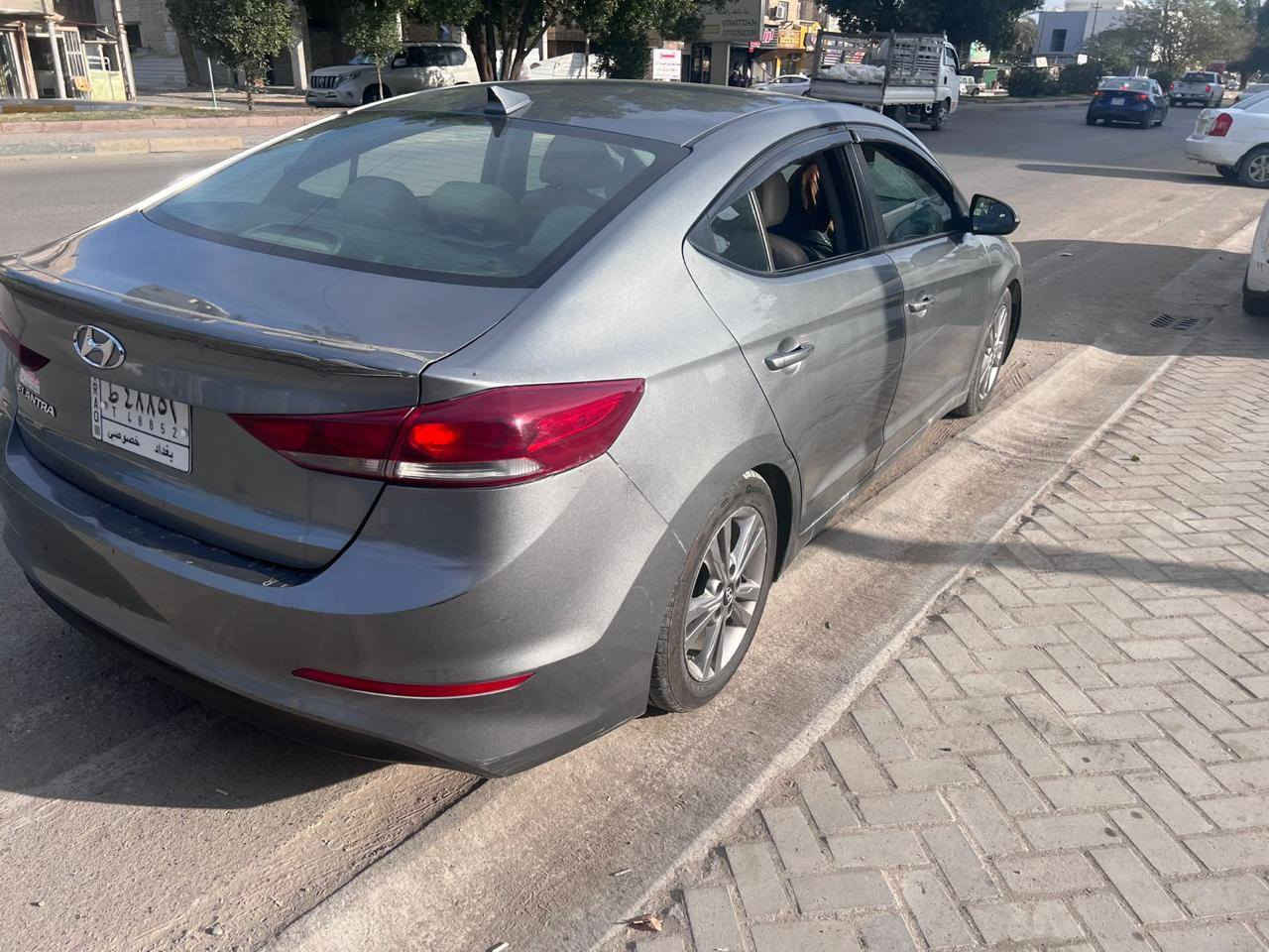 سلام عليكم
هونداي الانترا 2017
رقم بغداد
وارد امريكي ضرر كلش بسيط فقط دعاميه الاماميه 
 فول مواصفات 
رادار 
شاشه 
كامرة دواره
تدفئة كشنات 
حساس خلفي
ويل 16 
 فتحه 
كرسي كهربائي 
كروس سرعه 
بصمة
ترحيب بالابواب 
كراسي جلد 
سياره كلش نضيفه ومدشمه جلد
باتري جديد 
تايرات جديد
تبريد ثلج 
سياره كامله من كلشي 
رقم بغداد باسمي 
احمد :***********
