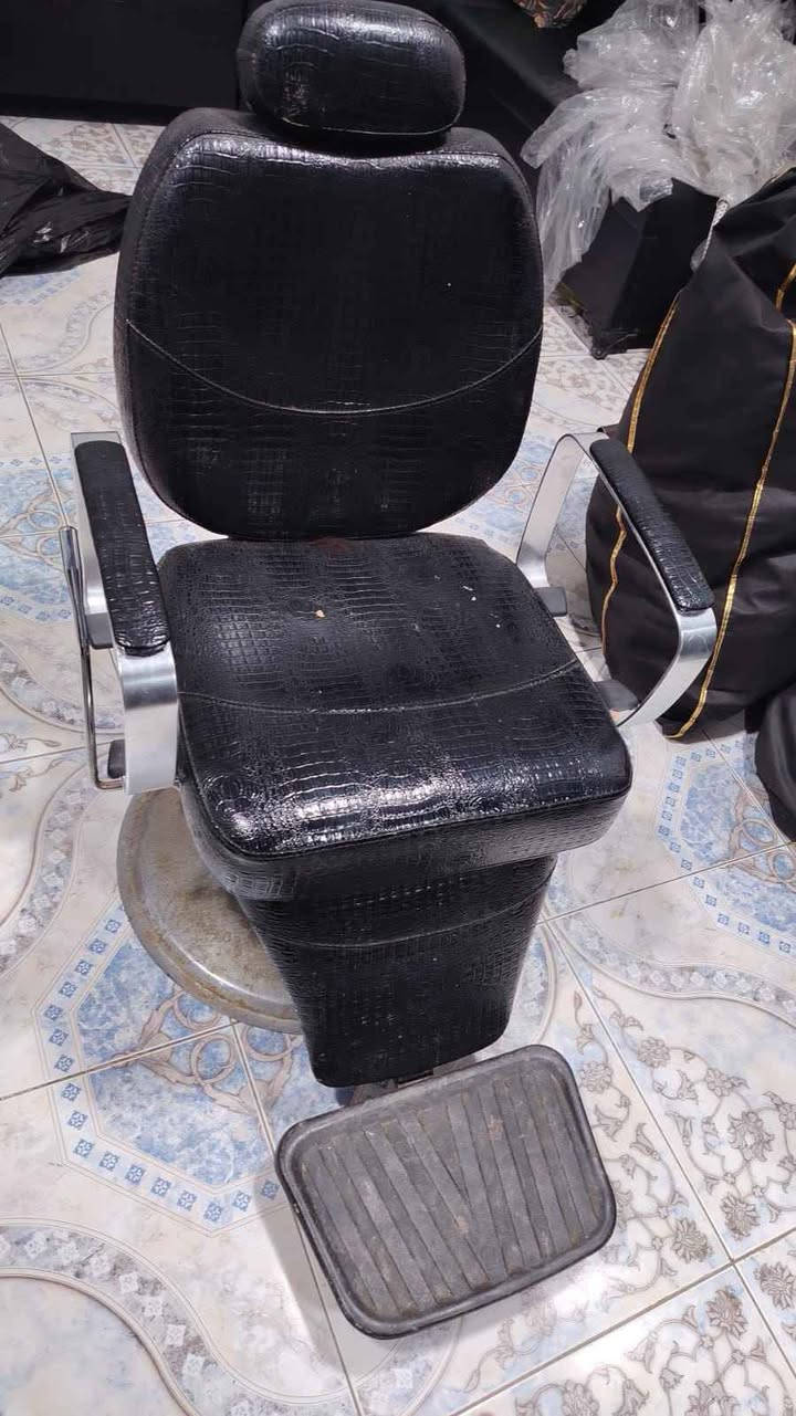 غراض حلاقه للبيع كلمن وسعره 
الاستفسار راسني خاص او اتصال
*********** كربلاء, العراق
