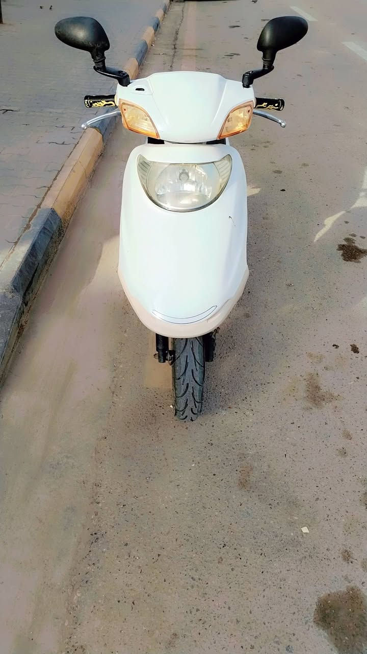 السلام عليكم
سبيسي الصناعه ياباني
مفتوحه مره وحده رايمر
تايرات جدد / باتري جديد
كهربائيات سغاله كابريتر جديد كفرات اصليه تشتغل سلف وهندر قفل جنطه واستيرن يعني دراجه ما اذب عليها الف دينار جاهزه السعر وباقي التفاصيل اتصل
***********
***********
واسط شارع الجوبه
