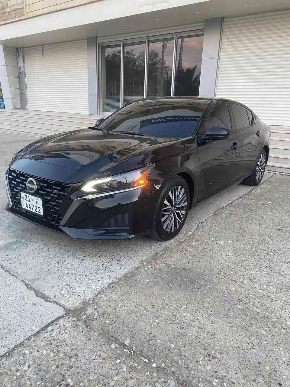 سلام و عليك
نيسان ئالتيما ٢٠٢٣ SV
دوو پارچة و يةك بست بؤياخي هةية جاملخ سايةق بؤنيد يةك پةلة Pdr
رادار بيش و دواي لاكان 
خةتي جادة 
گلؤپ ناو دةشبول هيج ئيش ناكات 
زؤر توندو تؤلة 
٢٥٠ نوقساني نيية
سةنةوي تا ٢٠٣٠ تازةية
بةناوي خؤمةوةية تةحويل غرامة بةشةرت 
٤٥٠٠٠ مايل رؤشتوة
بةشةرتي گير و مةكينة
كتاب جام رةشي هةية 
***********عربي 
  *********** 
سعر ١٥٤كلاومه جال
