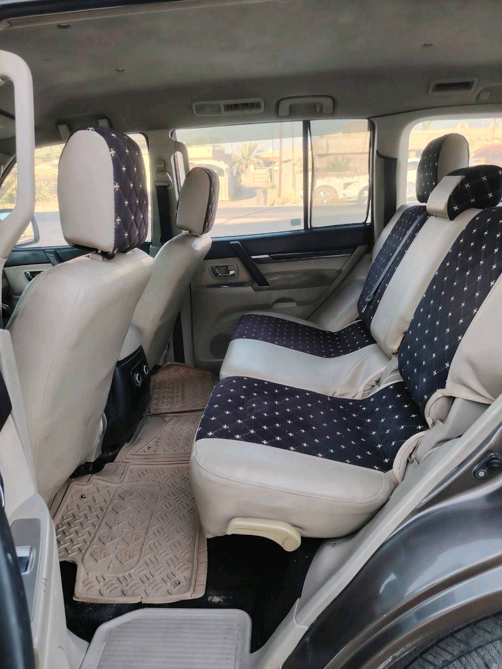 سلام عليكم
باجيرو موديل 2010 
تدفئة وتبريد 3 قطع 
بأسمي رقم إنكليزي 
مكينة 3000 
3 قطع صبغ 
بداية صوت بالمكينة 
 بيع او مراوس 
السعر 125 وبيهة مجال 
الدورة هوررجب 
***********
واتساب ماسنجر