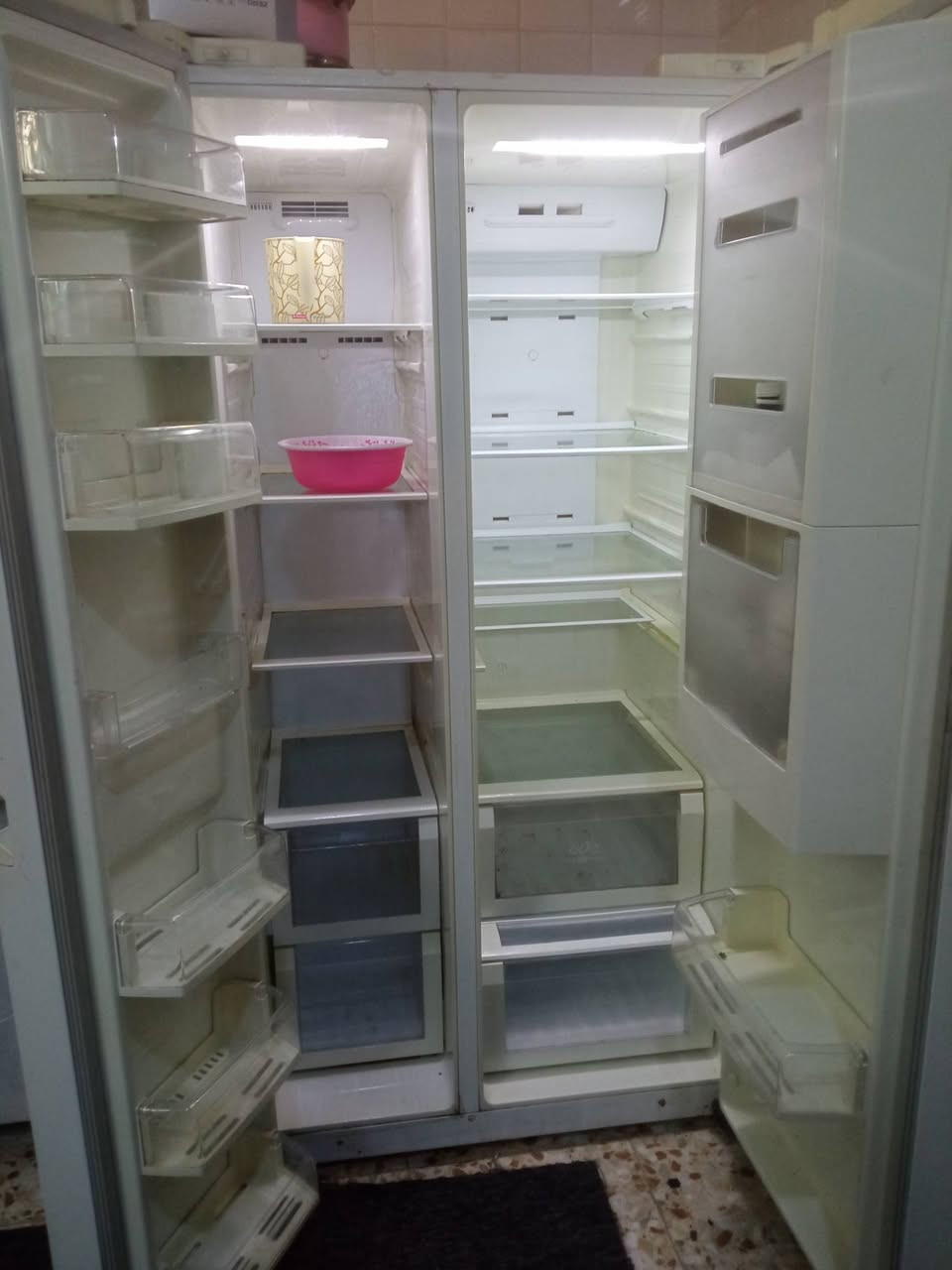 السلام عليكم ثلاجه للبيع في بابل حي العسكري شارع 80 السعر 750الاستفسار على الرقم  ***********
