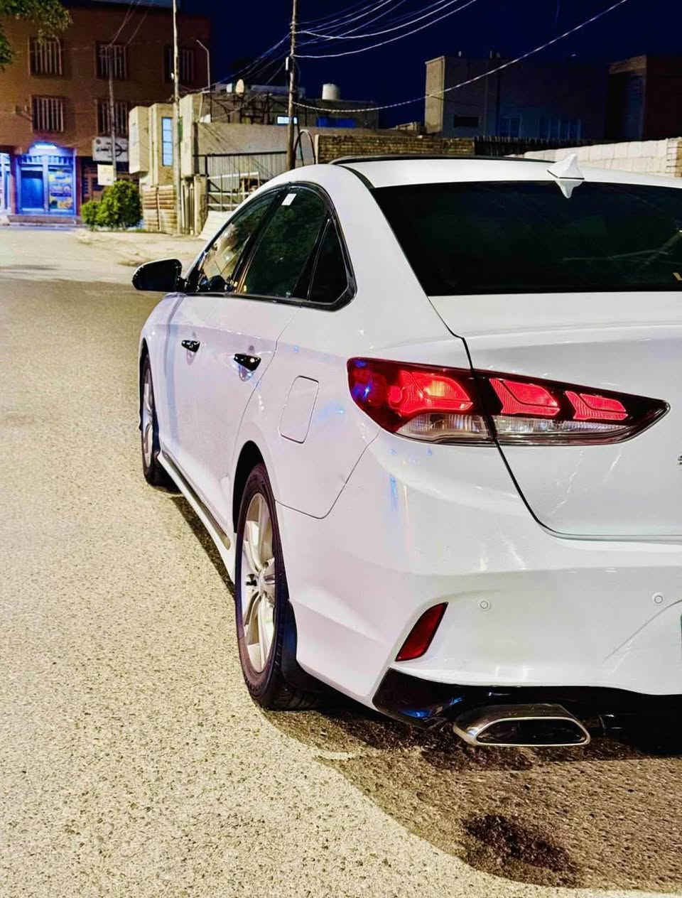 ‏السلام عليكم --- للبيع 
‏سوناتا موديل 2019 
‏ رقم اربيل الدولي 
‏وارد امريكي ماشيه 116 
‏مواصفات فول سبورت 
‏بصمه تشغيل وابواب 
‏سلايت 
‏/ستيرن حرف D 
‏/شاشه جبيره 
‏/كامره 
‏/تحكمات ستيرن 
‏/٣ انضمه قياده
‏/كشنات جلد وكهرباء 
‏/رادار امامي خلفي 
‏/تحديد مسار 
‏/اشاير مري 
‏/يدات نيكل
‏/دبل كزوز 
‏/محرك 2400 بلادي بدون دوانز شرط 
‏/داخل اسود ملكي 
‏
‏حادث (قبق جنطه صبغ فقط بدون دواخل)  
‏والسعر 95 ورقه بيع مستعجل  
‏والشراي يتفضل 
‏‪‪***********‬
‏العنوان بغداد
