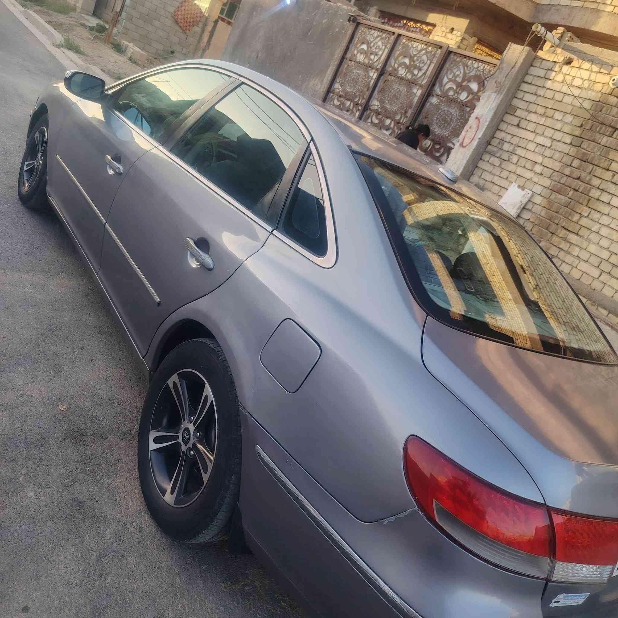 السلام عليكم ازيرا موديل 2007 مكينة 3800محوره غاز تبريد ثلج مرايات شفط وبيها تنته وتخم تاير كير ومكينه مكفولات مصبوغه عام للجماليه فقط حادثها بل جاملغ الامامي بس سعرها 85وبيها مجال مكاني بغداد رقمي للتواصل(***********)(***********)
