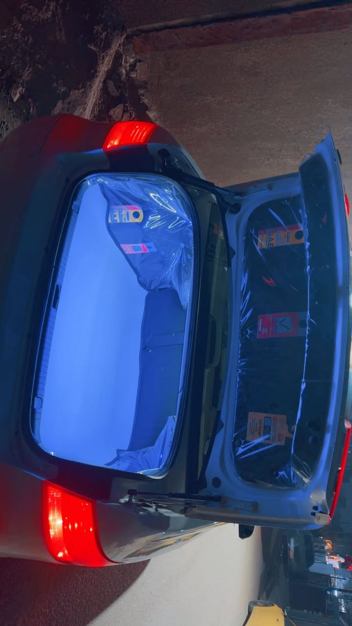 السلام عليكم سوناتا 2009 للبيع 6 سلندر محرك 3300 سياره فول مواصفات فتحه داخل قطعتين رقم بغداد بأسمي سياره كلش نضيفه امريكي السياره بدون ضربه فقط الكف الايمن الخلفي وقطعتين صبغ فقط رايدهه 122 وبيهه مجال حك الجيه متواجد ع خاص وهذا رقمي ***********
