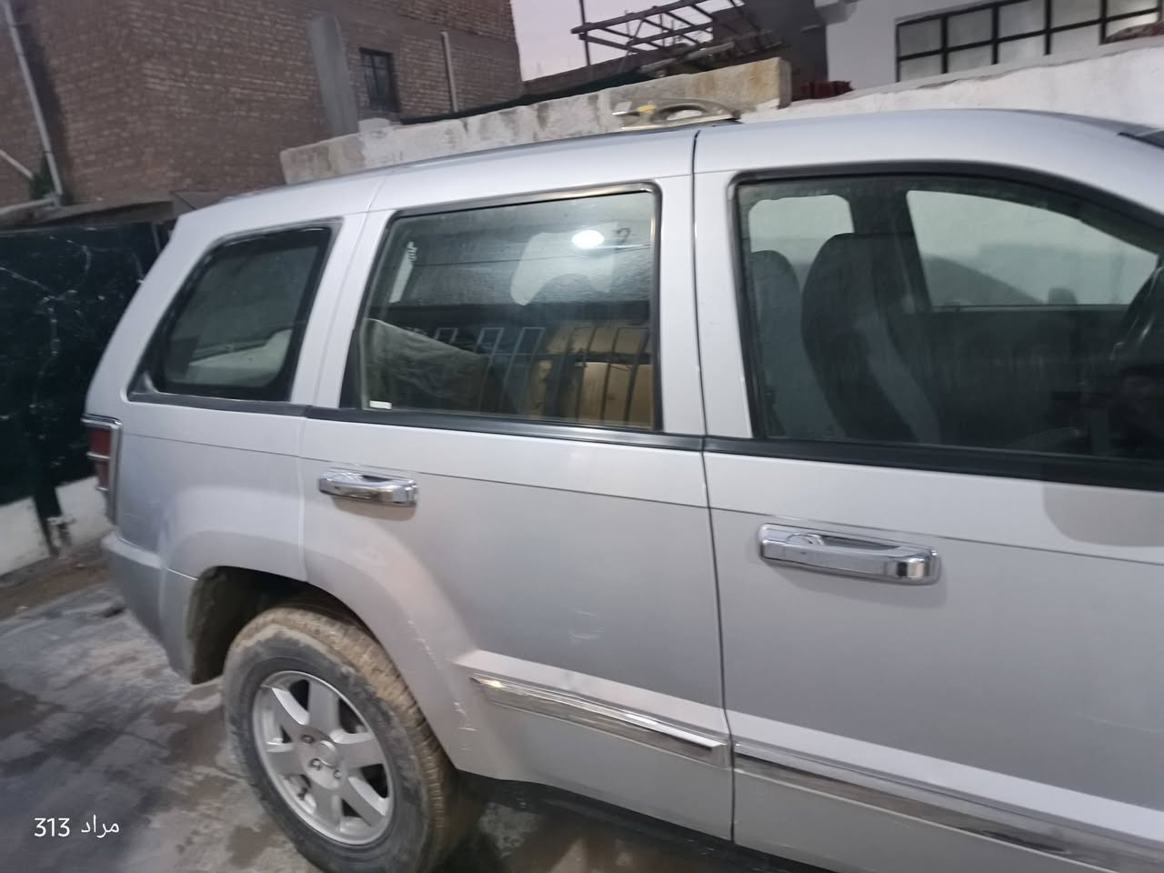 اسلام عليكم جيب شيروكي موديل 8للبيع سياره بيهه جوملقين تبديل اماميات وبيهه دخانه بيضه خفيفه سياره حلوه كشرهه حلو للستفسار تصل على رقم *********** مكان ديالى سعر 65وبيهه مجال بسيط حك جيه
