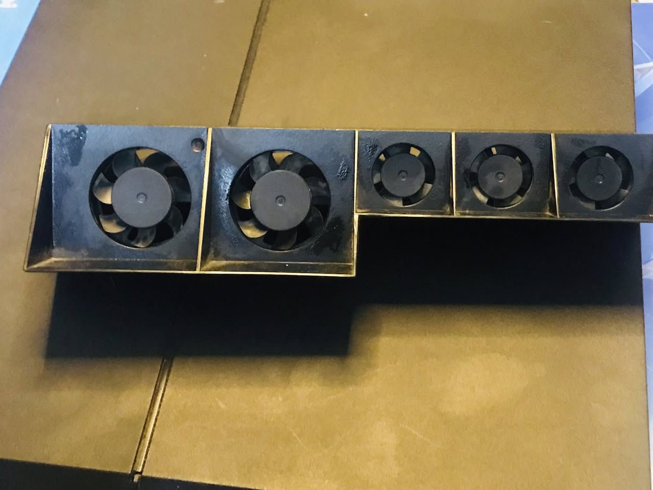 بلي 4 فات اونلاين ما مفتوح حسابه مخلص اشتراك + الرمز مال الحساب منسي وياه جويستك (يده)* واحده وانطيك الثانيه بس تعبانه كلش + ويا قرص 
قراند 5(درايفر) السعر ب175 وبي مجالي للطيبين مكاني بغداد-بياع-تقاطع الدرويش وتساب—>***********
