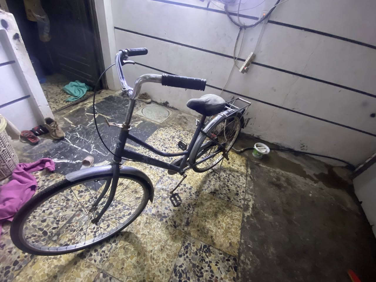 سلام عليكم بايسكل حجم ٢٦ نضيف السعر ب٦٠مكاني الدوره وهذا رقمي ***********
