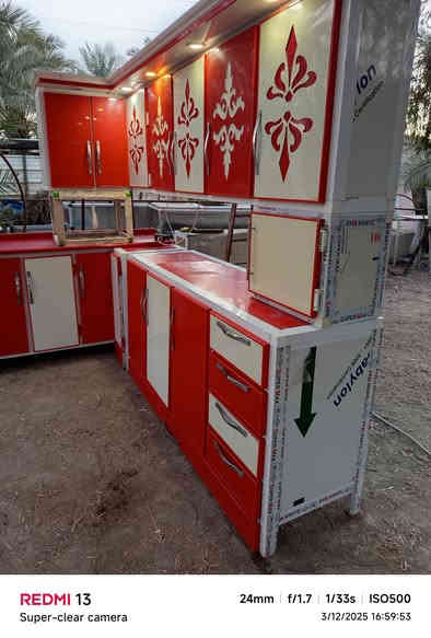 كاونتر 3 قطع اربع امتار ونص 
سعر 400
كاونتر 4 قطع 4 امتار ونص 
سعر 350
توجد خدمة توصل بكرو
الشراي يراسل الصفحة أو يتصل *********** أو وتساب
