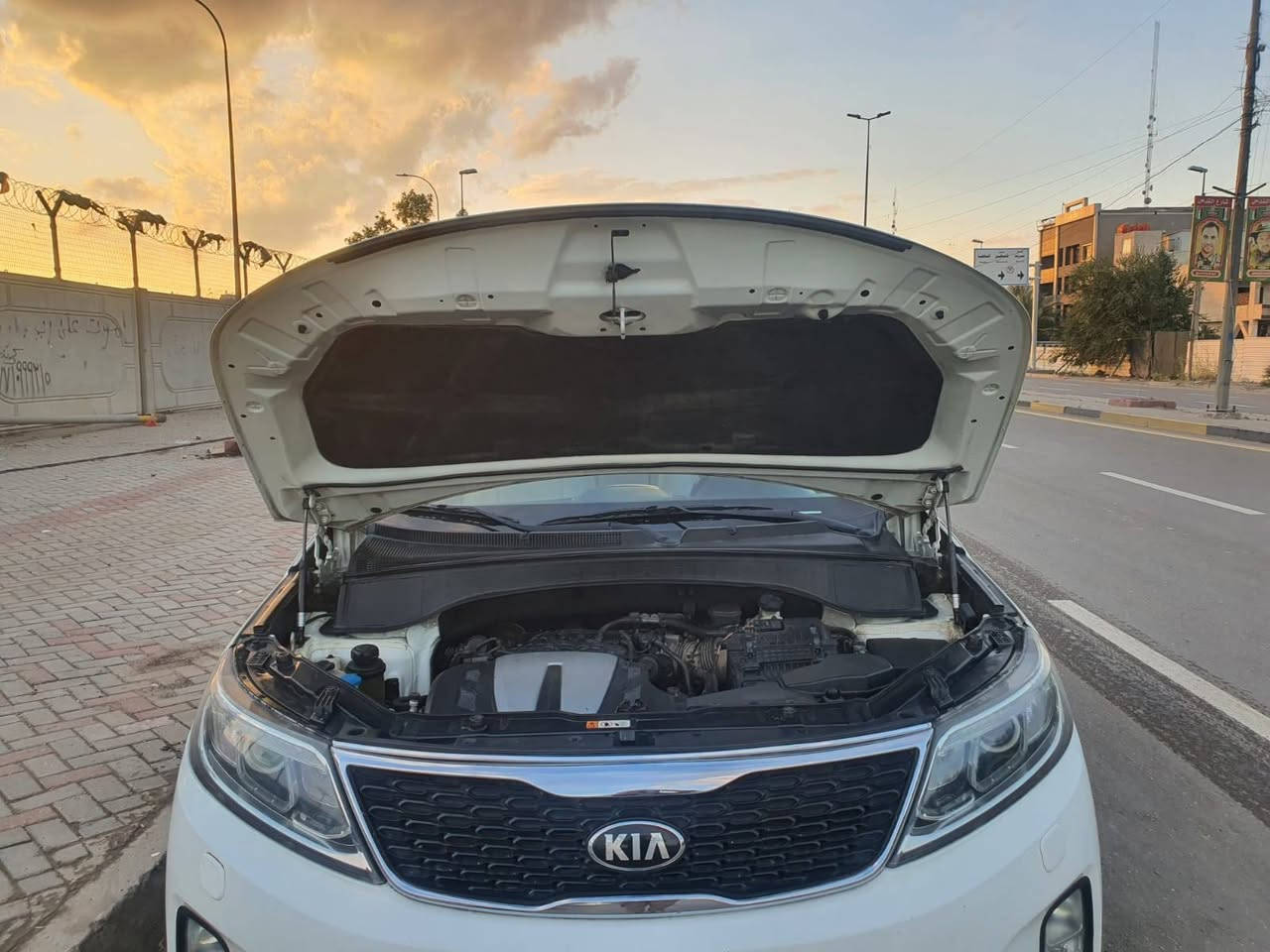 سيارة  سورنتو موديل ٢٠١٤ رقم بغداد عنوان بغداد شارع فلسطين رقم ها تف ***********
