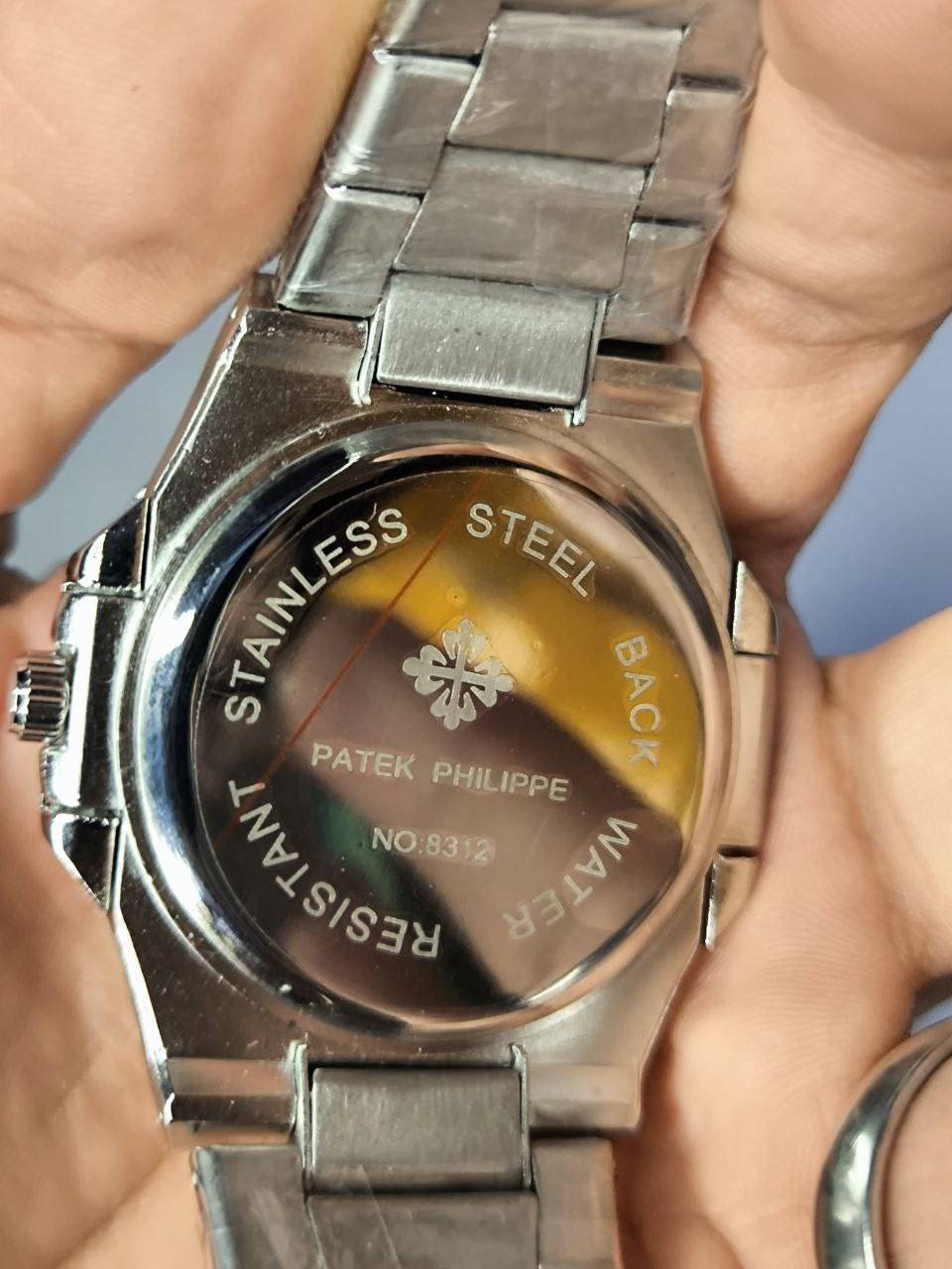 باتك فلبPatek Philippe

تحفه فنيه تتخطى مفهوم الوقت 
مكينة كوارتز ناعمة ( نظام ماطور)
الميناء  مميز بدزاين عصري مزودة بمنفذ تاريخ مع فول لامينوس اميال وارقام 
زجاج معدني مقاوم للخدش 
الهيكل مصنوع من الاستانلس ستيل مشطب 
مختمة من كل مكان
مقاومة ماء وغبار 
سير تيتانيوم
قفل فراشة

السعر :-30 الف ع اول تم 
للحجز والاستفسار يرجى الاعتماد خاص


**إذا كنت صاحب هذا الإعلان وتريد حذفه لأي سبب، رجاءا أرسل رسالة إلى الدعم الفني**