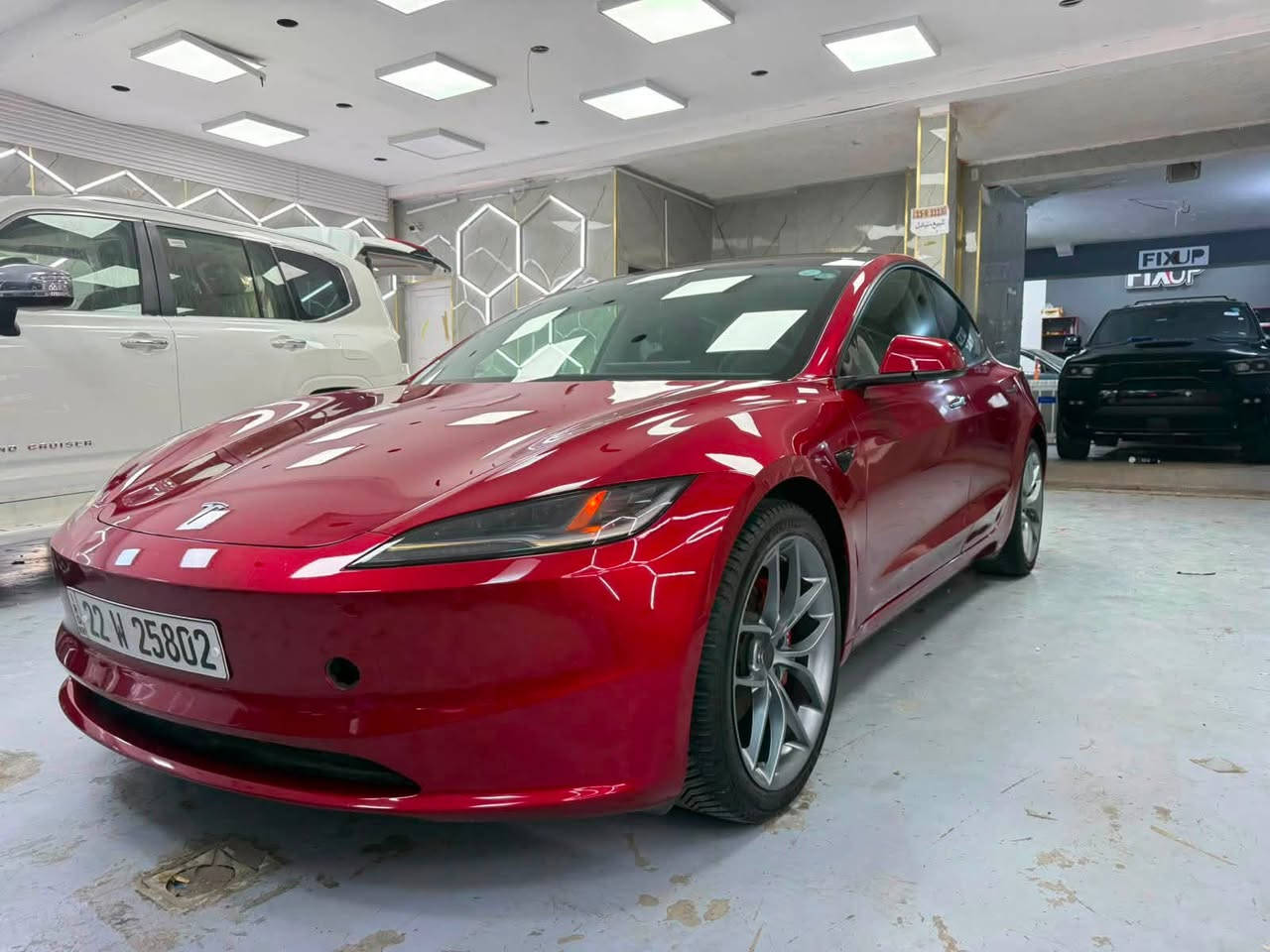 السلام عليكم
بدون مراوس ❌
بيع فقط بدون مراوس اخوان 🔴

‏Tesla 2024 model3 dual motor long range highland 

تيسلا 2024 مودل 3 دبل ماطور لونج رينج هايلاند

اون لاين آخر تحديث

حادث بابتين عكس السايق 

بدون ايرباگ بدون دواخل

شواصي لغود كفالة عامة

تمشيك بالشحنة بين 500 الى 530 كيلو بالظروف الحالية 

دفع رباعي AWD

كشنات جلد اسود تدفئة وتبريد

شاشة خلفية 

اشاير ترحيب تيسلا بلادي

تحديد مسار

قيادة ذاتية

فجوج رياضي

تخم تايرات جديد نقشة حلوه

وباقي مواصفات الدبل معروفة

السيارة نظيفة كلش مبولشة وكاملة من كلشي بدون اي نواقص

رقم اربيل بأسمي مو بأسم شركة 

السعر 198 وبيهه مجال بسيط 

وماكو هيج سعر ونزلته لغرض الحاجة وبالعافيه ع الياخذهه السياره لعابه وكامله على اخر حبة

وهذا رقم الشاصي :

5YJ3E1EB6RF821083

المكان : بغداد-المنصور 

للاستفسار:

***********
