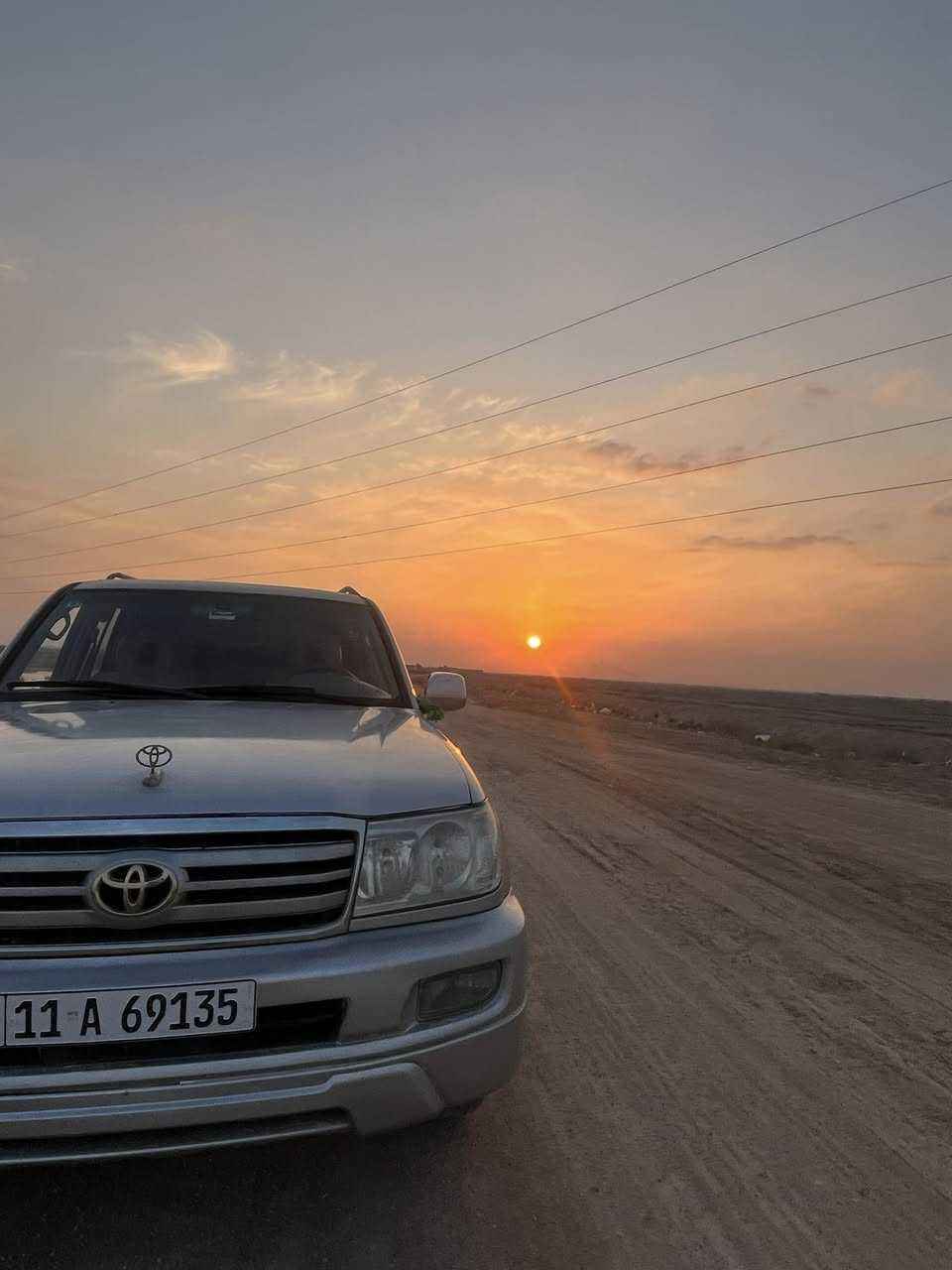 سلام عليكم لاندكروز موديل 2000 فول مواصفات تبريد 3 قطع 
مكينه توني شادها روح وين مايعجبك 
حداديه جديدة تخم تاير 
كهربائيات كلها شغاله
سياره نضيفه 
سعرها 110 ترهم مراوس 
*********** هاتف
*********** واتساب
