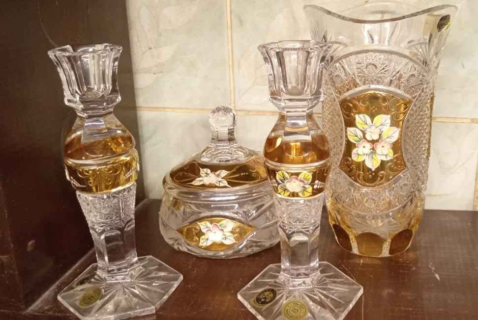 من اجمل القطع الكريستال البوهيمى الاتشيكي الاصليه 👌💯 طقم مكون من فازه وبنبونيره واتنين شمعدان غايه في الروعه والجمال للمهتم خاص 📩📩📩📩📩📩📩 الهرم, الجيزة


**إذا كنت صاحب هذا الإعلان وتريد حذفه لأي سبب، رجاءا أرسل رسالة إلى الدعم الفني**