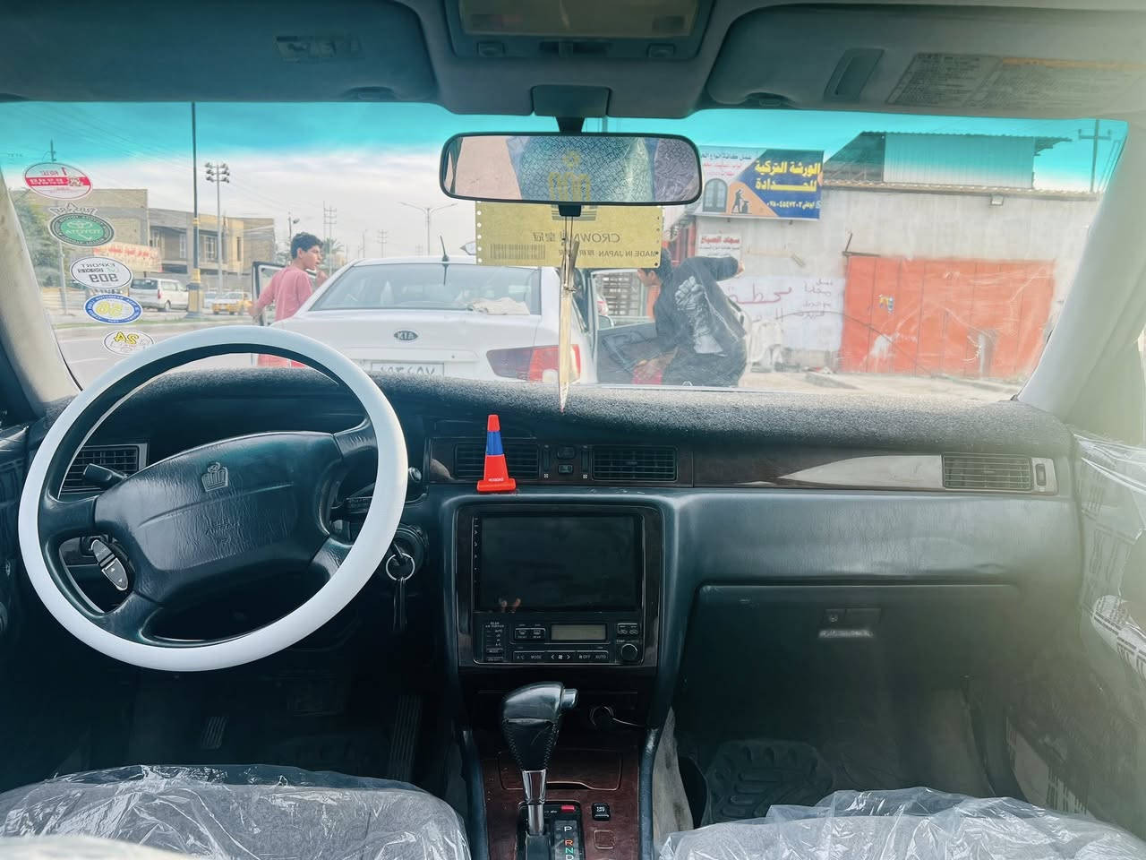 السلام عليكم راس الثور للبيع  موديل 1998رقم بابل مداور ثاني يوم  السياره كفاله ضربه وكص بيه بارد بسيط وصبغته جماليه جانت جارده مكينه حلوه فيشه وبطل اسود حداديه جديده تايرات جدد تخم ويل نجمه السعر 98 وبيه مجال المكان نجف مشخاب الرقم ***********
