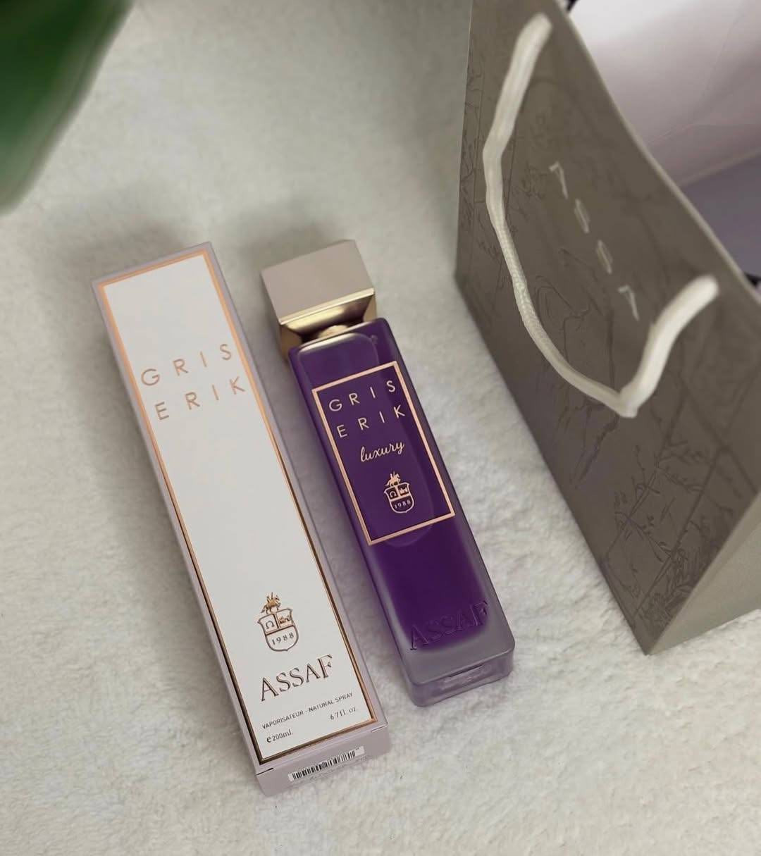 ✨ عطور عساف 200ml 🇸🇦… فخامة تدوم وتلفت الأنظار ✨

إذا تحب التميز وتريد عطر ثابت وفخم بسعر مناسب… عطور عساف هي اختيارك المثالي 😍🔥

👩🏻‍🦰👨🏻‍🦱 ٦ نكهات متنوعة للرجال والنساء
روائح عالمية مستوحاة من أشهر العطور وبثبات عالي يخليك مميز طول اليوم 💯

🤍 فرانكل سلفر
انتعاش حمضي فاخر مع لمسة شاي أخضر وقاعدة خشبية كريمية تعطيك إحساس نظافة وأناقة 😍

💚 نوبل
أنوثة دافئة من الورد والياسمين والفانيليا… عطر ناعم وجذاب يخطف القلوب 💖

🎀 بنك ليدي
تركيبة زهرية راقية بلمسة فانيليا وباتشولي… نعومة وأنوثة ما تقاوم 🌸

🖤 فرانكل انفنتوس
عطر رجولي قوي ومميز بنفحات حمضية وأخشاب فخمة… حضور وهيبة 🔥

💙 فرانكل اماجنشن
انتعاش مائي عصري مع لمسات عنبر وياسمين… نظافة وأناقة يومية 💎

💜 كريس
مزيج كلاسيكي فاخر من الورد والياسمين والأخشاب… رقي يدوم ✨

🔥 ثبات عالي + حجم كبير 200ml + سعر ينافس بقوة 🔥
اختار عطرك وخلي بصمتك تنحفر بكل مكان 😎

⸻

#عطور_عساف
#عطور_فخمة
#بدائل_عطور
#عطور_رجالية_ونسائية
#ثبات_عالي


**إذا كنت صاحب هذا الإعلان وتريد حذفه لأي سبب، رجاءا أرسل رسالة إلى الدعم الفني**