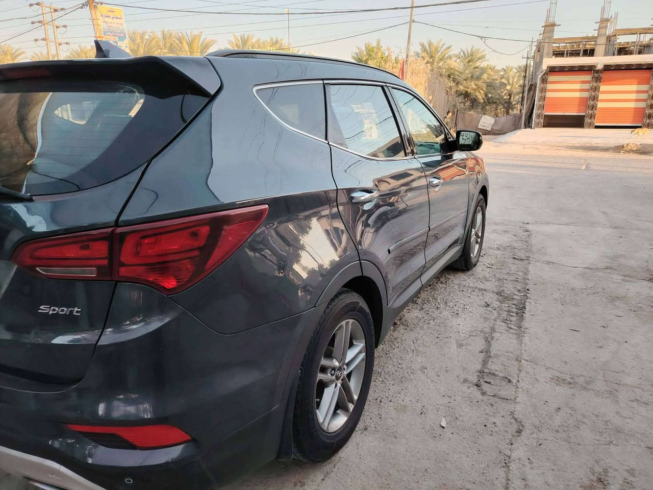 السلام عليكم
سنتافي 2017 امريكي بدون حادث كلين مكفوله كفاله عامه من الصبغ والتبديل بيه بادر بسيط بقبق الجنطه فقط ليبل واحد صور الحادث بالمنشور  بدون فتح ماشيه (68)الف مايل نظافه 100% مشترية من المستورد نفسه رقم بغداد مشروع وطني كير ومكينه وحداديه تبريد تدفئه تخم تاير جاهزه وجديده 
مواصفات سبورت 
مكينه 2400 جي دي اي بلاديه بدون فتح 
خمسة راكب 
لون مميز 
شاشه كبيره بلاديه 
كامرا 
كشن كهربائي 
داخل بيج 
ثلاث وضعيات قياده 
وباقي المواصفات المعروفه 
مكاني بالحله 
السعر 143  وبيه مجال 
***********
