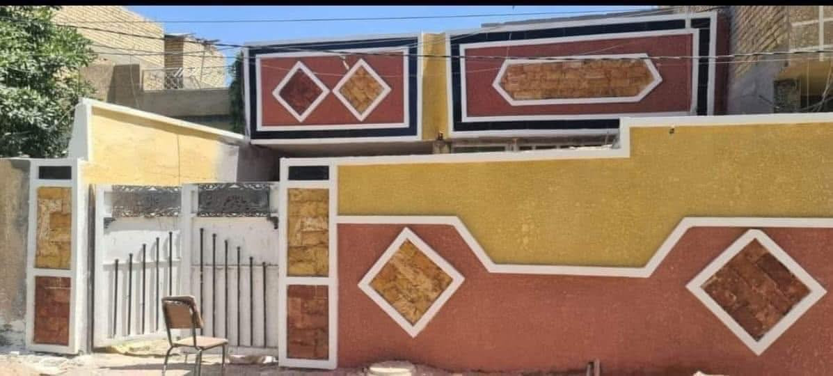 السلام عليكم اعاده نشر
اعاده نشر بيت (160متر)/ 📍بالضباط قرب جامع البديع خلف مطعم الامير قريب على الشارع العام (الدولي ) داخل فرع واجه ٨×٢٠ سندباسمي وكذلك يوجد مدارس ابتدائية ومتوسطه وثانويه للبنات قريبه على موقع البيت

🏠

مكون من غرف نوم عدد ٢ هول عدد٢ استقبال+صاله جانب المطبخ وطرمه جبيره ومخزن بلسطح وترك جبير حمام عدد ٢ مطبخ سيراميك كامل وغرفة استقبال كبيره ديكور حديث ....البيت مكيش كامل جديد والواجه حجر وكوبلن جديد 

البيت ممكن تقسمه إلى ٢ مشتمل لان جاهز للفرز او تريده كامل (ملاحظه) اكدر ابيعلك مشتمل من البيت او تريد كامل لان جاهز لفرز بيت كامل والمنطقة تبليط ومجاري وكهرباء ومي خير من الله 

السعر في الخاص او الاتصال على الوتساب .....واذا اكو مراوس بيت طابقين موقع جيد ...هم نتفاهم....مع احترامي للجميع

***********/كرار المحمداوي
