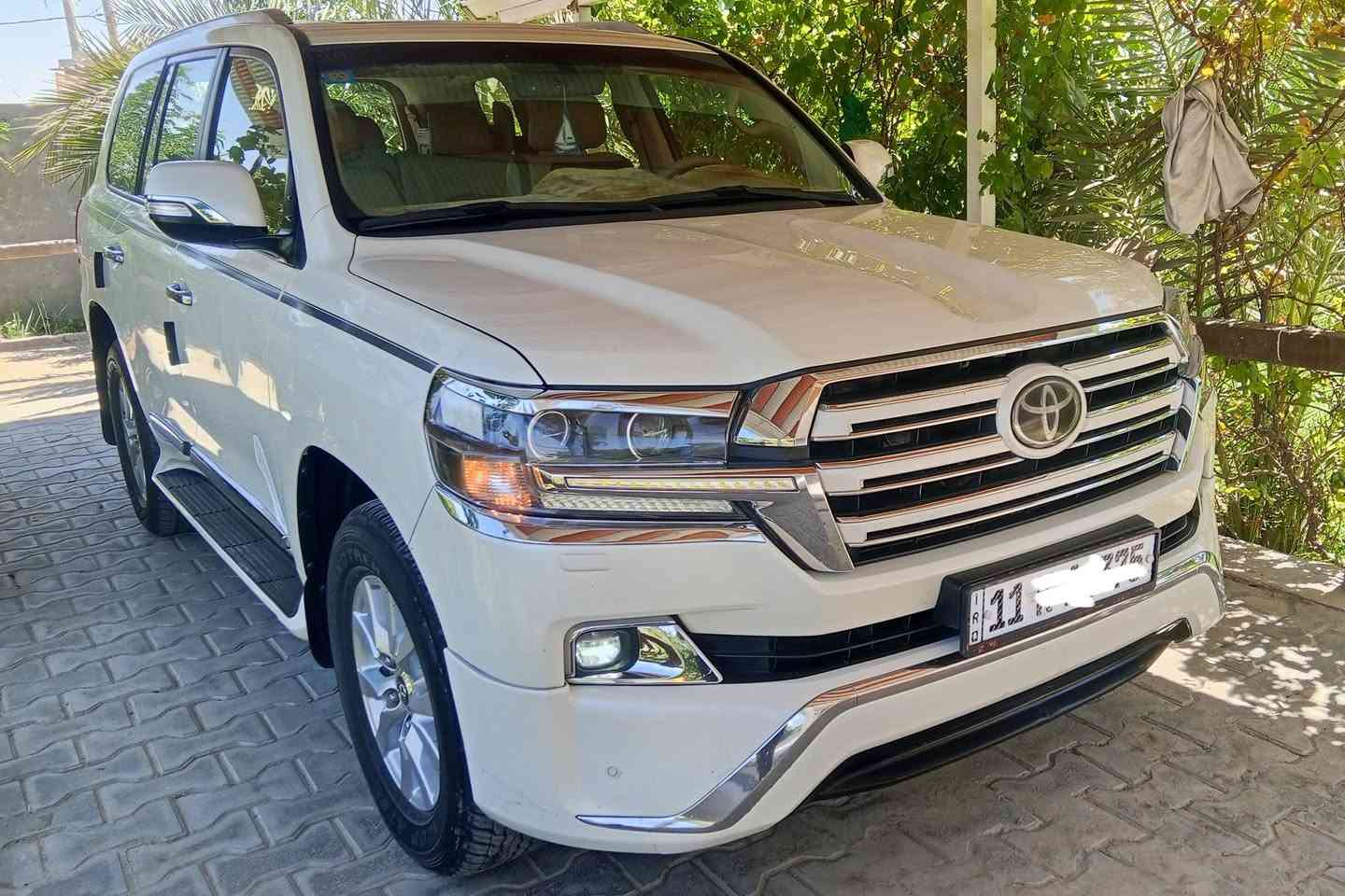 تويوتا لاندكروز 2018 وايت اديشن ساز فول مواصفات
رقم بغداد باسمي 
السيارة مكفولة عدا بارد صغير جدا 
فتحة سقف بصمة  3 شاشات تطبيق كشنات جلد وكهرباء دبل ماوس ثلاجة تشغيل عن بعد حساس امامي وخلفي  علامة ترحيب  

السعر 450 وبيه مجال
مكاني بابل 
 للاستفسار ***********
مكلف بالنشر
