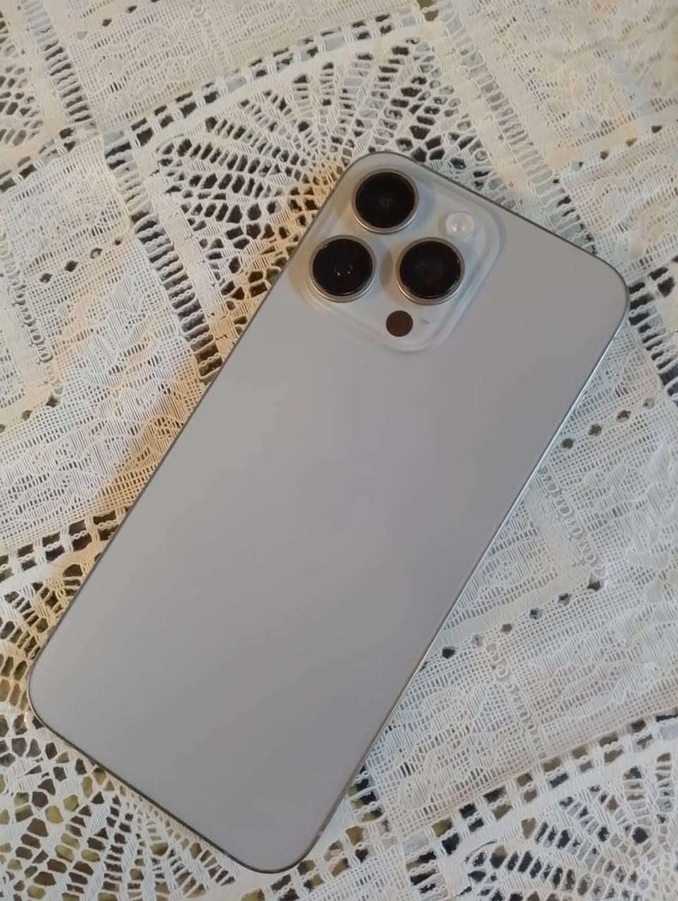 السلام عليكم 
ايفون 15 pro max 
ذاكره 256 
بطاريه 80 مبدل شاشه اصليه 
تك سيم كارت 
جهاز نضيف سعره 850 وبي مجال 
مكاني بغداد البياع الشرطه الخامسه 
متواجد واتساب *********** 
وماسنجر

