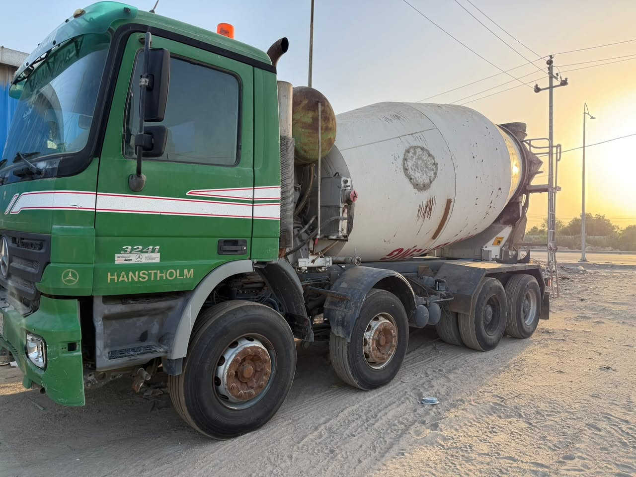 السلام عليكم خباطه للبيع 2007 مجموعه نص جي اف مكينه 41 كير كهربائي سياره شغاله وكامله للشغل للتواصل ***********

