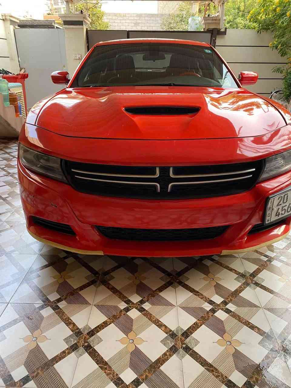 السلام عليكم
للبيع فقط جارجر 2018 اصل بوليسي مصبوغه عام تغير لون حادث باب خلفي وجاملغ بدون دواخل مكينه 3600 كير تعليك السياره جاهزه مابيها اي نقص سونار موجود 
السعر 165 وبيها مجال 
الرقم بي واتساب ***********
