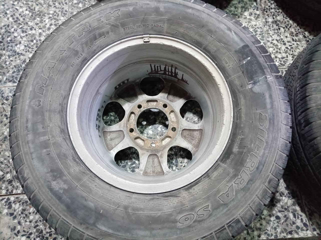 ويل كب  حجم ١٦  لاندكروز من موديل 2001 ولغاية 2007   بالنسبة للاطارات. 2.نظيفات.2 تعبانات. بس ايمشن. 6 أشهر. السعر. 225   الف    المكان  بغداد


**إذا كنت صاحب هذا الإعلان وتريد حذفه لأي سبب، رجاءا أرسل رسالة إلى الدعم الفني**