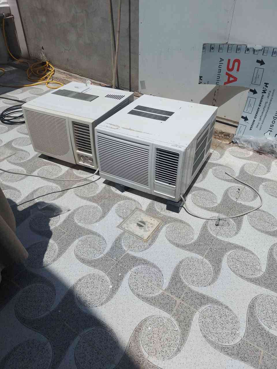 متوفر مكيفات عدد 2 نظيفات جدا على الفحص  ***********
