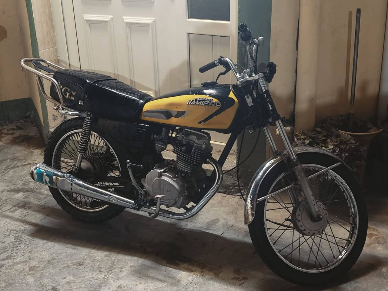 (سلام عليكم)
(نامي)
(موديل ١٧)
(وه شه رت خول)
(ماتوره كه ئيش اكاو بي عه يبه)
(شوين سمود)
(سعر بده عه قلم گردي او ده مي)
(ره قم ***********)
