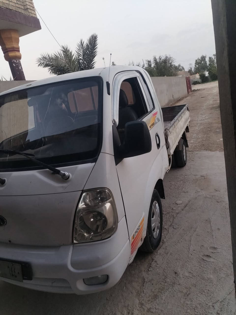 كيه حمل للبيع موديل 2009
السعر 57 وبيها مجال رقم واسط محرك جديد تاير نص عمر سدر جديد دوشمه جديده
 والتصل عل رقم ***********
