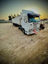 سكانيه للبيع راس وعربانه موديل 95 طول العربانه 12/30 حدادي تخم تاير  ف...