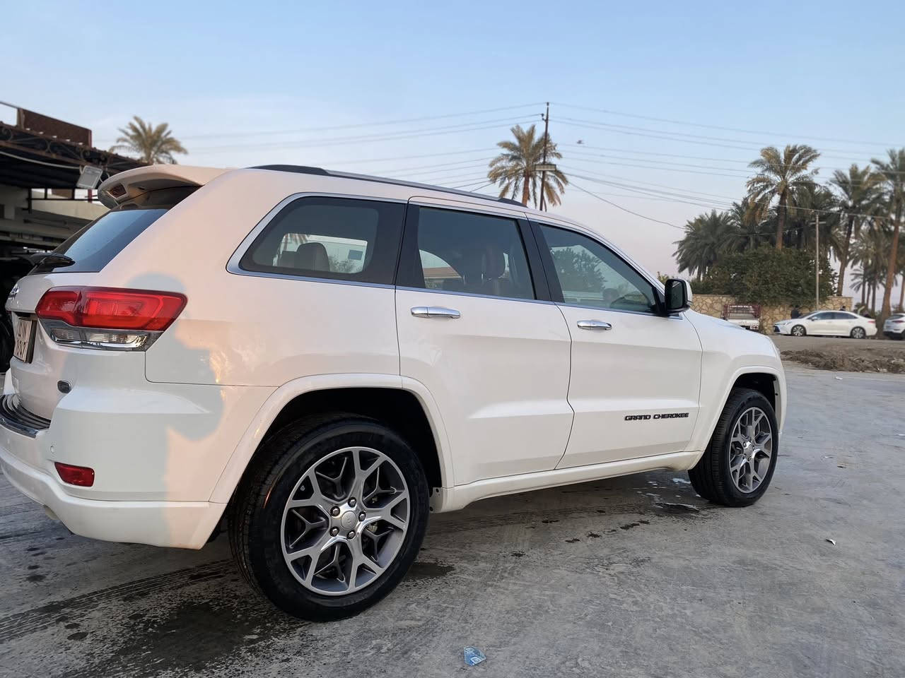 السلام عليكم 
جيب شيروكي اوفر لاند 2020
خليجي ماشيه 50 
امبدل بنيد فقط اثر رصعات سونار موجود 
حداديه تخم تاير جديد
فول مواصفات جكات 
مكينه كير شركه كفاله 
سياره جاهزه مناقصه شي رقم بغداد تحويل ثاني يوم 
سعر 350$
رقم ***********
***********
