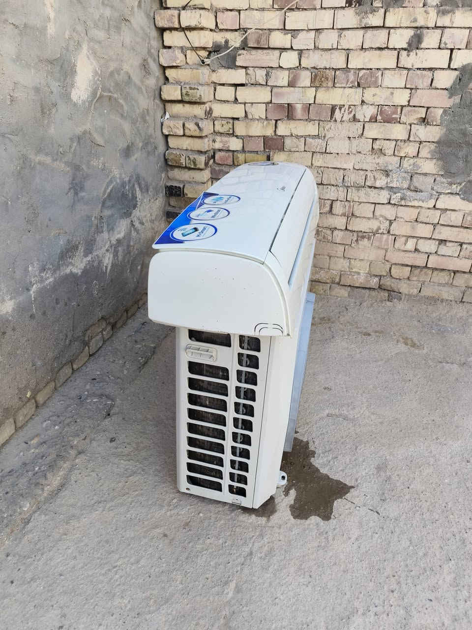 سبلت  نوع (ميديا) 2طن  مال العام
سعر ٤٠٠ 
التهاتف : ***********
