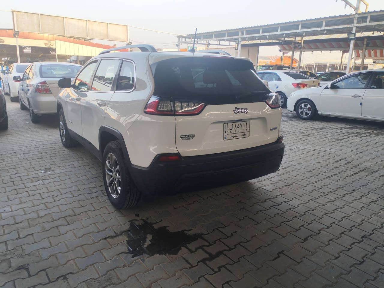 جيب شيروكي 2019  رقم بغداد مكانها النجف للبيع 130 ماشيه١٤٥m  و السياره جانت عند بنيه  للتفاصيل تبريد مكينه بس الحداديه 50 بالميه
رقم الهاتف *********** حسين
