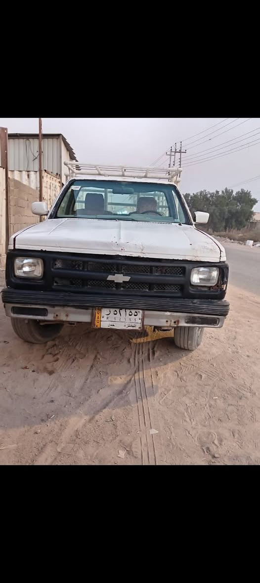 السلام عليكم سياره شوفر أمريكي موديل 91 مصفره هيئه وغرامات محرك بطه 2 ونص رقم دولي توه مطلعينه المكان البصره ابي الخصيب السعر 25 وبيها  محال قليل جدا
الرقم واتساب ***********
