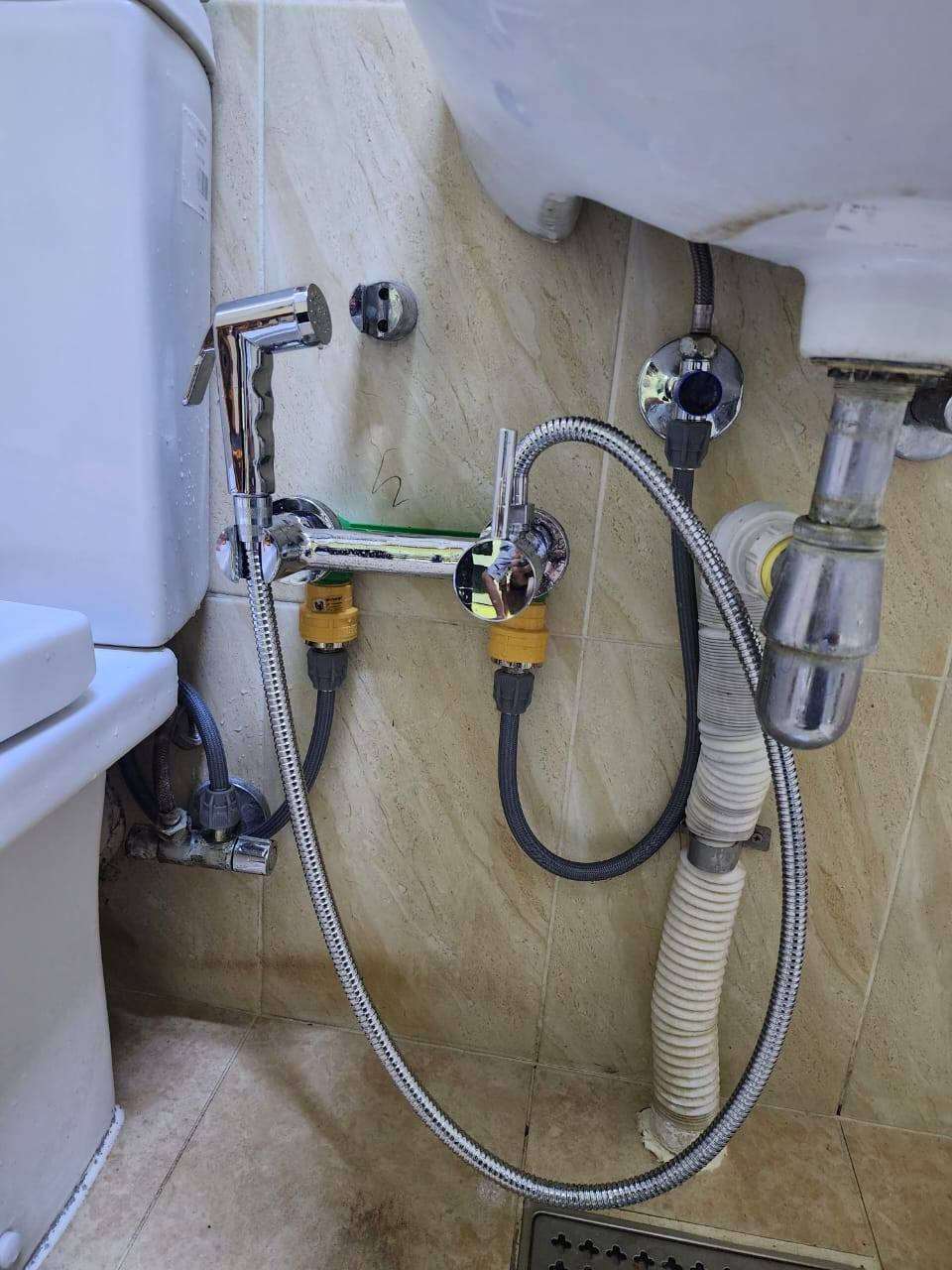 على بركة الله تعالى وتوفيقه لخدمه زبائننا الكرام 

يقدم لكم خدمات حيدر لصيانه الشقق.

فتح وشد كافه انواع الاثاث وصيانتها 

صبغ الابواب الرئيسيه وتحوير الكاونترات 

اضافه نقاط كهرباء وربط الثريات والمراوح 

تغليف ابواب الحمامات وصبغها بماده شفافه عازله لمنع الرطوبه وتاكلها 

شد قفل قاصه وكافة انواع الكيلونات 

ربط غسالات الملابس والاطباق وربط فلاتر الماء 

شد الستائر و انواع الزيبرات 

صبغ الشقق وعمل ورق الجدران 

عمل ديكور بديل الخشب ولرخام 

عمل ونصب الناموسيات 

لل اتصال 
ه‍
واتساب 
*********** Gankeez Lal
