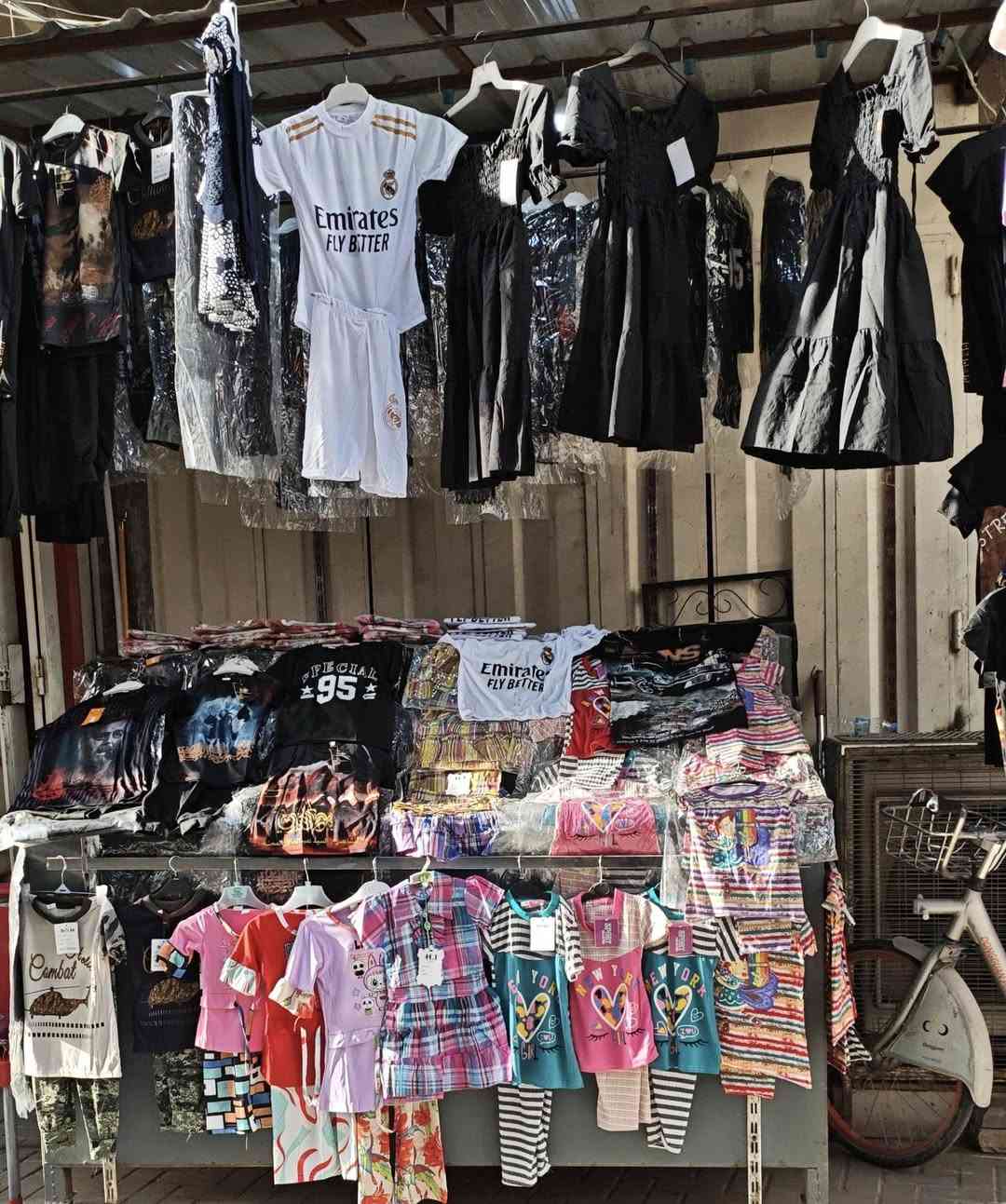 السلام عليكم ملابس للبيع شلعه وحده كلهن نص السعر الجمله مال بغداد خوش بيهن خبزه للي يريد يستفاد 150قطعه كلهن ب350الف تطلع عليك القطعه 2300دينار  تستفاد خير من الله 
للشراي يراسل


**إذا كنت صاحب هذا الإعلان وتريد حذفه لأي سبب، رجاءا أرسل رسالة إلى الدعم الفني**