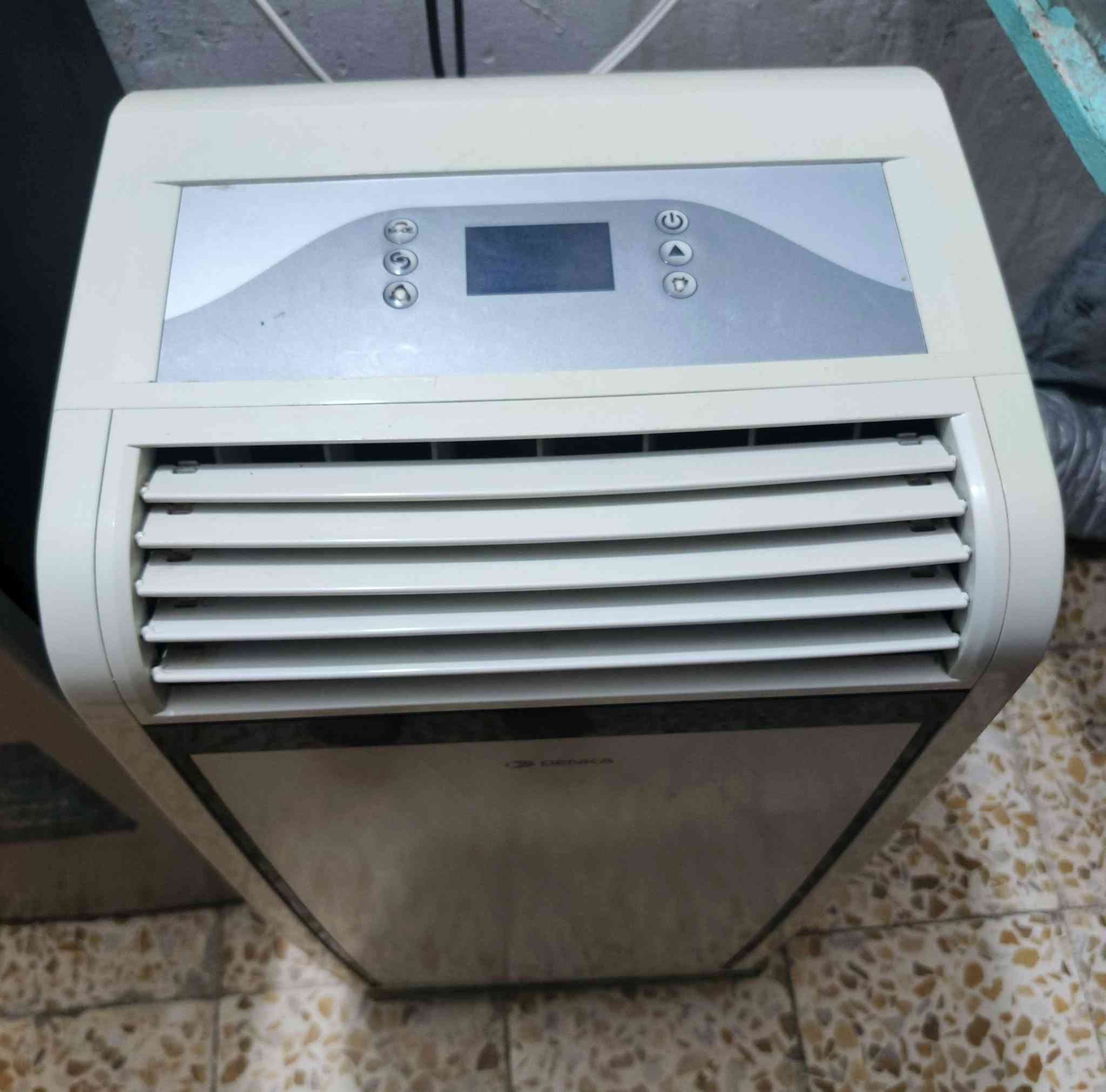 سبلت ماكتبي البيع المكان بابل رقم ***********
