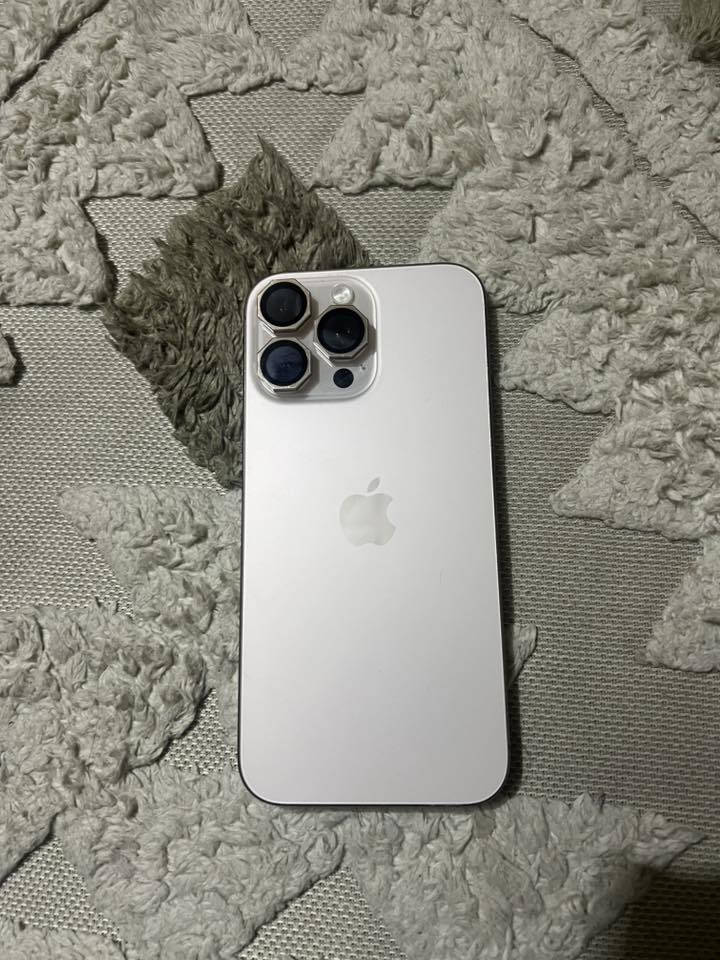 ايفون 16 برو ماكس  ماستر بعده جديد بلضمان مكاني بغداد الحسينيه الراشديه *********** السعر مليون و500
