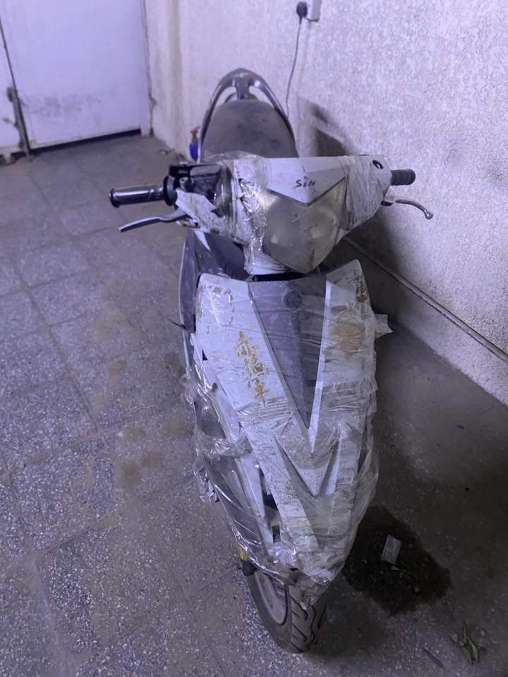 السلام عليكم دراجه للبيع شغاله بس كفراته تعبانه وبيه عطل بلك بس المكان بغداد حي العامل السعر 200الف وبيه مجال 
***********واتساب
