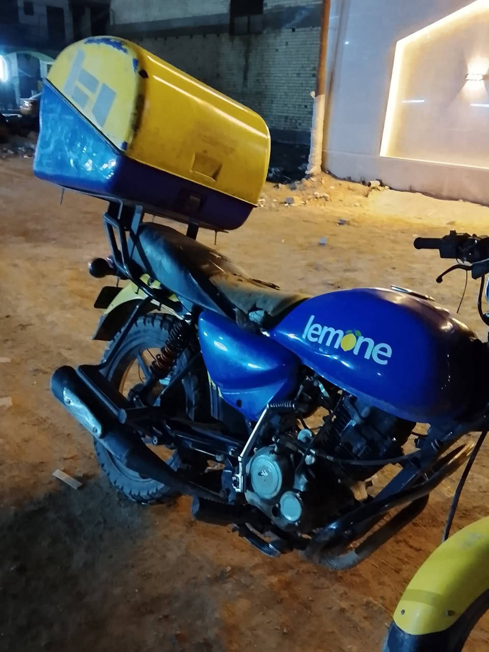 سلام عليكم شباب دراجه بوكسر موديل 22 كلاسك دراجه 7 اوراق كامله الدراجه يرادله ترتيب ولدراجه مجفته مره وحده الرقم *********** شراي بيك خير وتدلل السعر 12000
