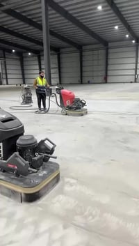 مستعدون جلي كافة الارضيات وكل اعمال الايبوكسي  07702929733