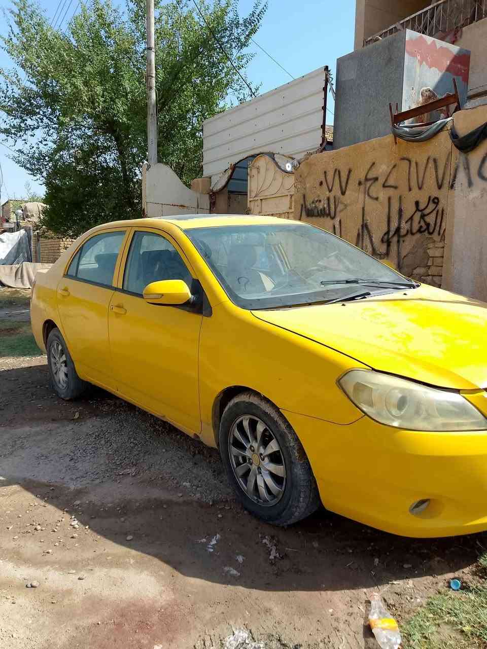 بي واي دي جي 3 كير عادي مكينه هونداي مصبوغة عام اثر جراد بيها ضربه بل بنيد والجاملغ الخلفي مضروب مصلحات بيها فطور بل جامه الاماميه وبيها نقص مرايه جانبيه البصف السائق سنويه جديده رقم انكليزي سياره خير من الله تبريد شغال الياخذها مال شغل السعر 40وبيها مجال للشراي 
التوصل ***********
