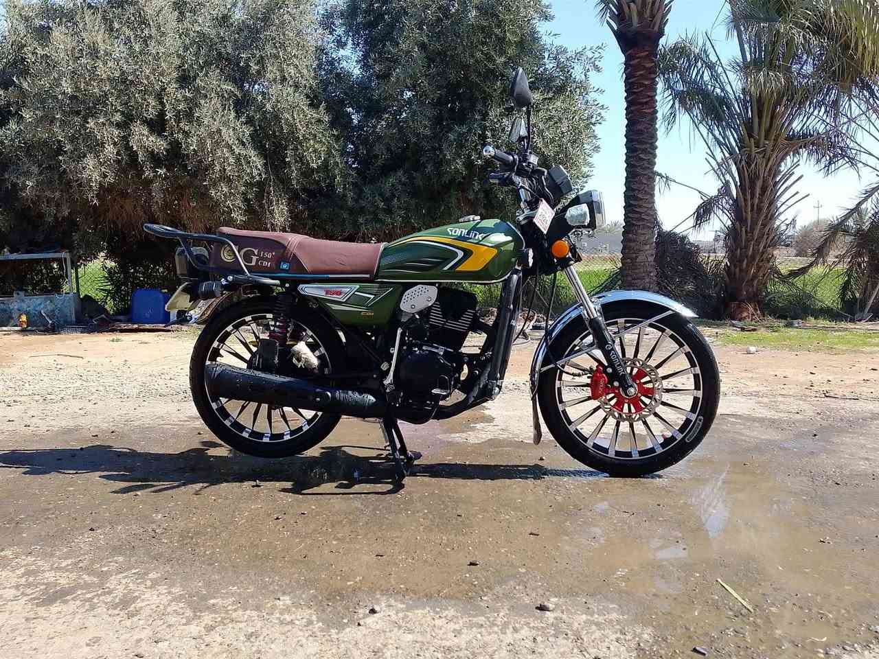 سونيك للبيع فقط بيع عطل بس الشاشه دراجه صلوات على محمد كلها شغال كهربائيات والسعر 850 ولي الشراي بيها مجال ***********
