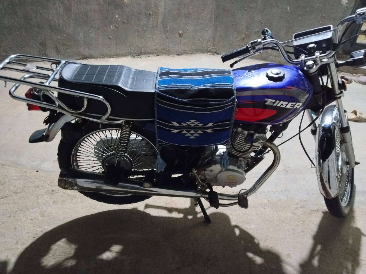 سلام عليكم للبيع دراجه تايكر موديل 22 اوراق اسكنر السعر 500 وبيه مجال مكان الدراجه كربلاء الحسينيه رقم الهاتف ***********
