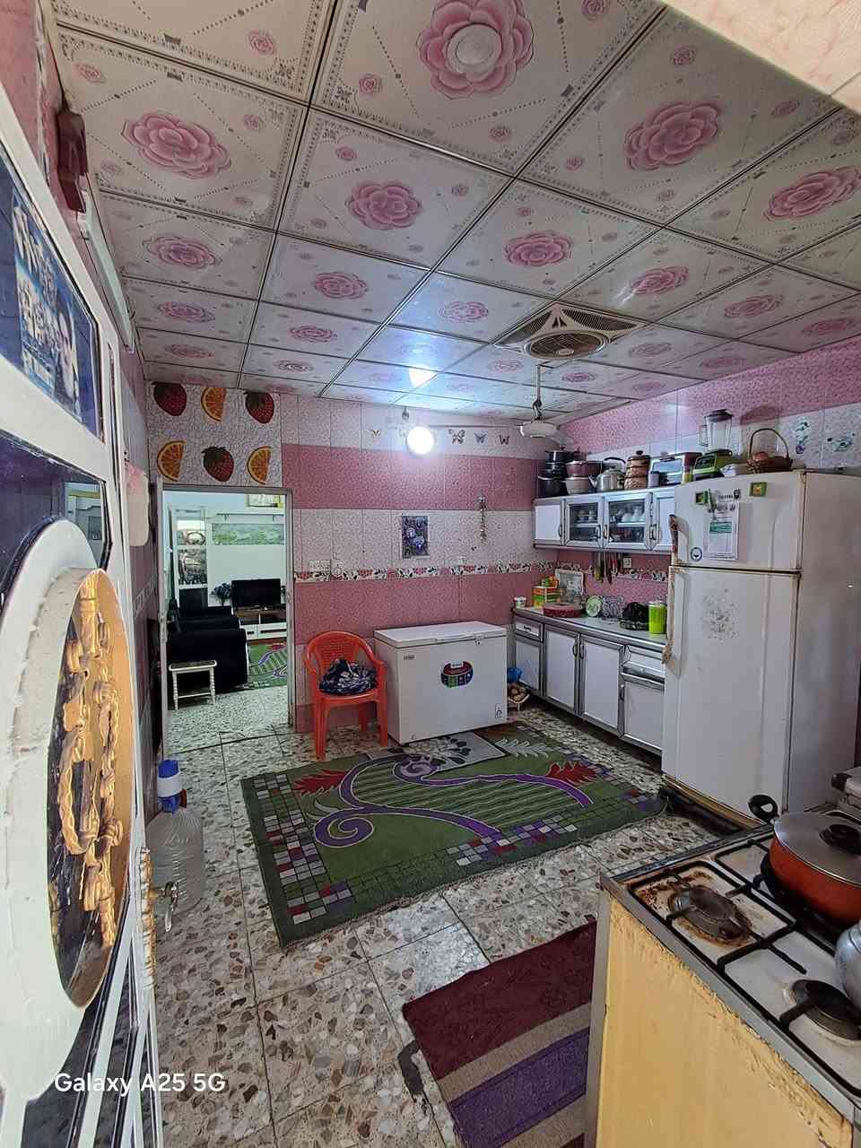 السلام عليكم
الدار للبيع المساحه ١٥٠م طابو صرف  واجهه ٧.٥م والنزال ٢٠م يتكون الطابق الاول من كراج مثل ما موضح بلصوره وستقبال ومطبخ  وصاله وغرفتين نوم 
الطابق الثاني سويت كامل  غرفتين مع حمام 
جسر ديالى نهايه شارع المصرف قرب حسينيه الزهراء 
للاستفسار ولمراجعه واتساب ***********
